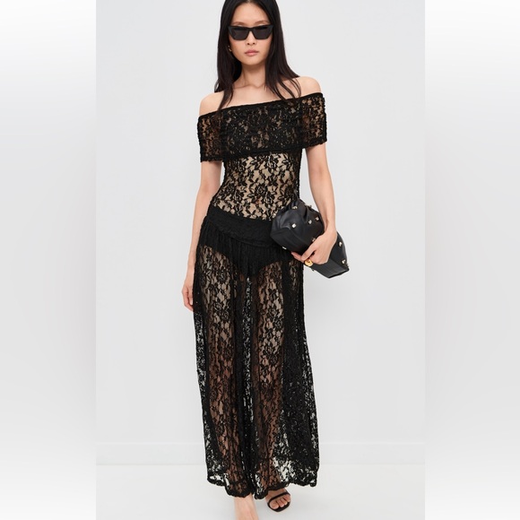 Lioness Dresses & Skirts - Lioness lace maxi dress